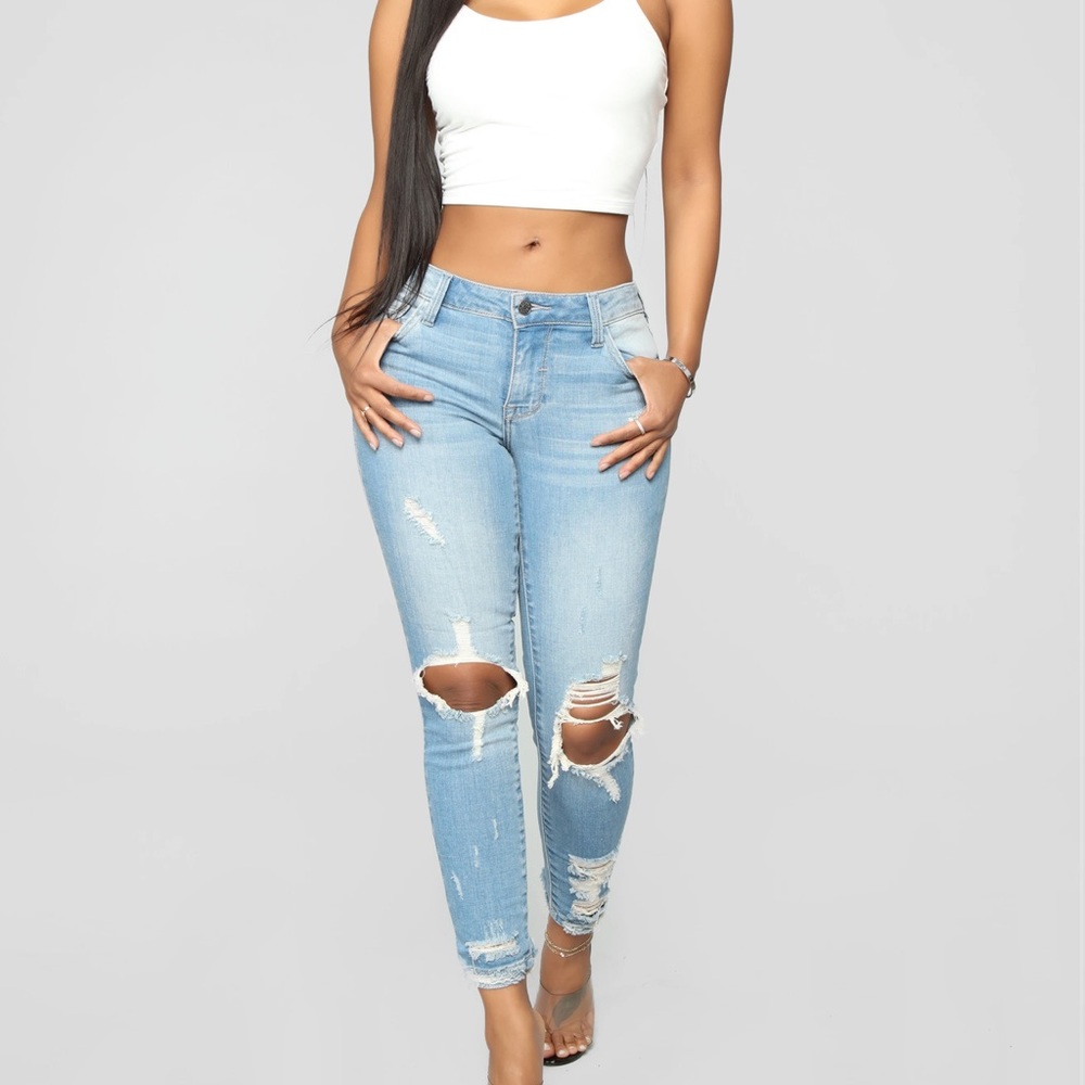 Fashion nova crop jeans